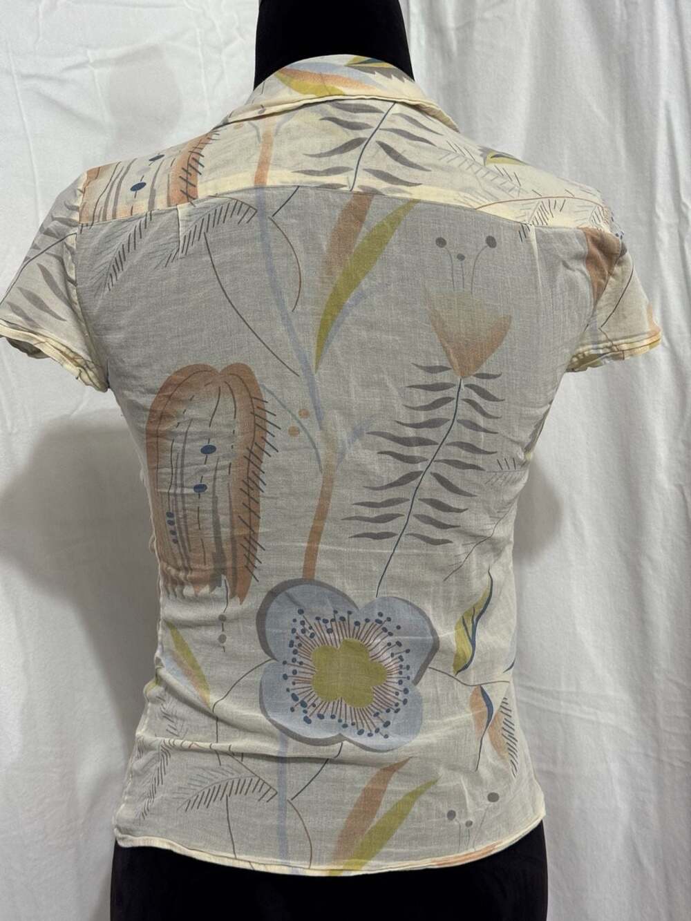 Moschino Women's Short Sleeve Button-Front Blouse with Floral Print - Picture 8 of 9
